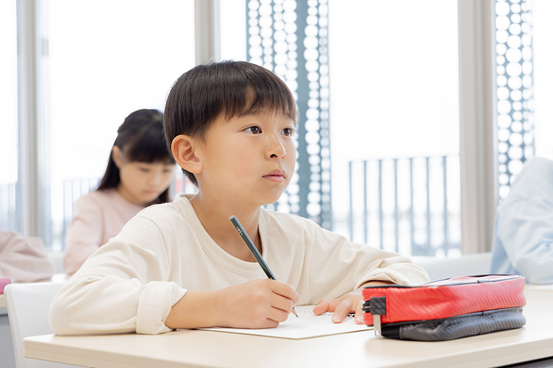 小学生のやる気を育てる!低学年から始めたい勉強習慣と効果的な学び方