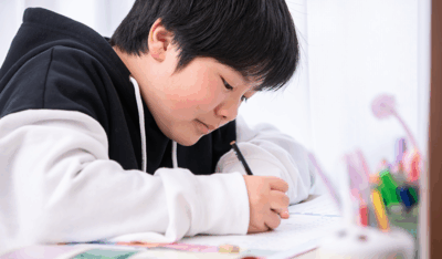 中学生の勉強はどこでする？自宅で集中できる最適な学習場所と環境づくり