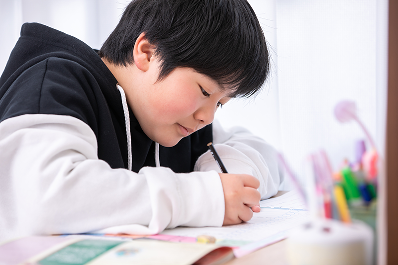 中学生はなぜ自宅で集中しづらいのか