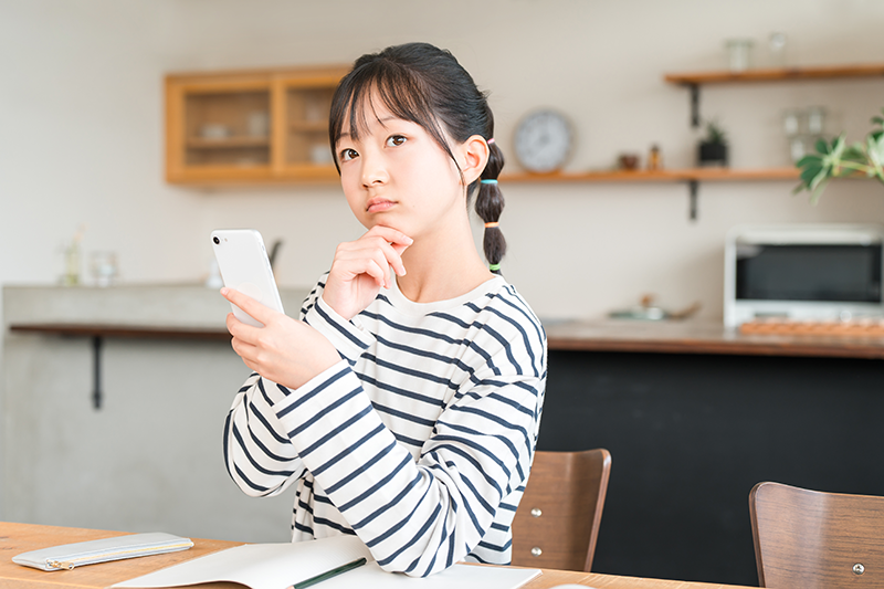 なぜ子どもはゲームやスマホを優先してしまうのか
