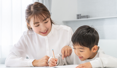 小学生でも勉強は必要？習慣づけのコツと成績につながる学習環境の整え方