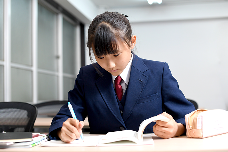 定期テスト勉強はいつから始めるべき?